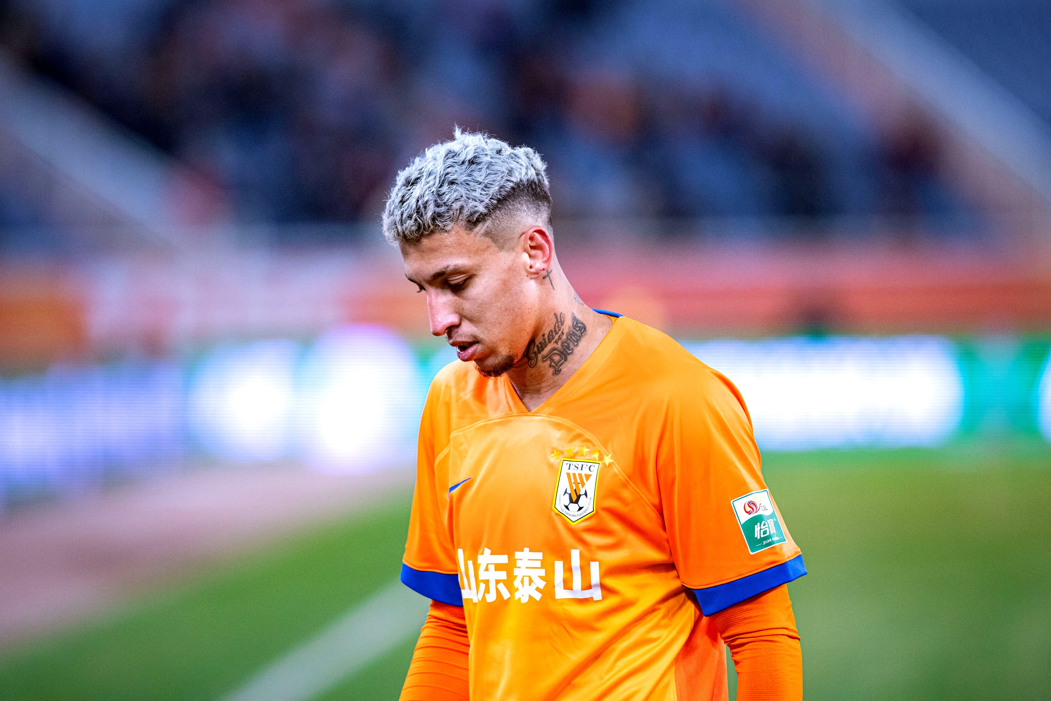 赛地聚焦——中超今夜热度飙升，皇家马德里队长鼓劲，悬念犹存，阵容厚度经受考验的简单介绍