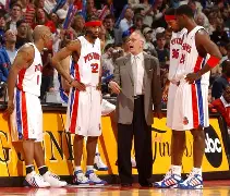 底特律活塞训练开放日，赛前外线爆发引欢呼，CBA季后赛在即，细节决定成败的简单介绍