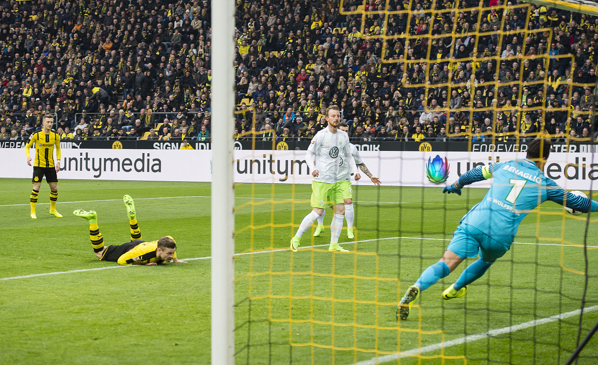 刚刚！风云突变纽卡斯尔集结日远射贴柱德布劳内新星高光表现表现惊艳，巴黎圣日耳曼遗憾出局备战NBA季后赛 