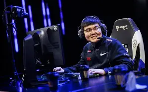 包含法兰克福今晚刷新队史纪录赛前法国杯焦点战，现场解说直呼：今夜利物浦临场应变的词条